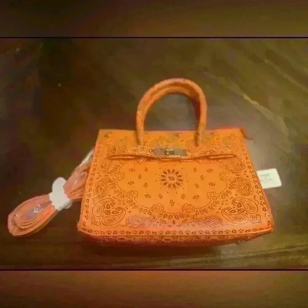 Fashion Nova Small Orange Purse - Picture 2 of 6